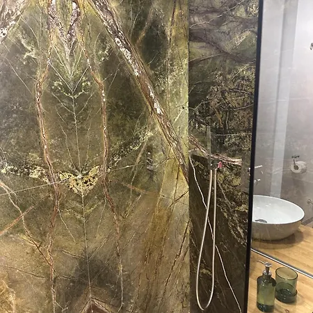 Apartment Astria By The Sea *